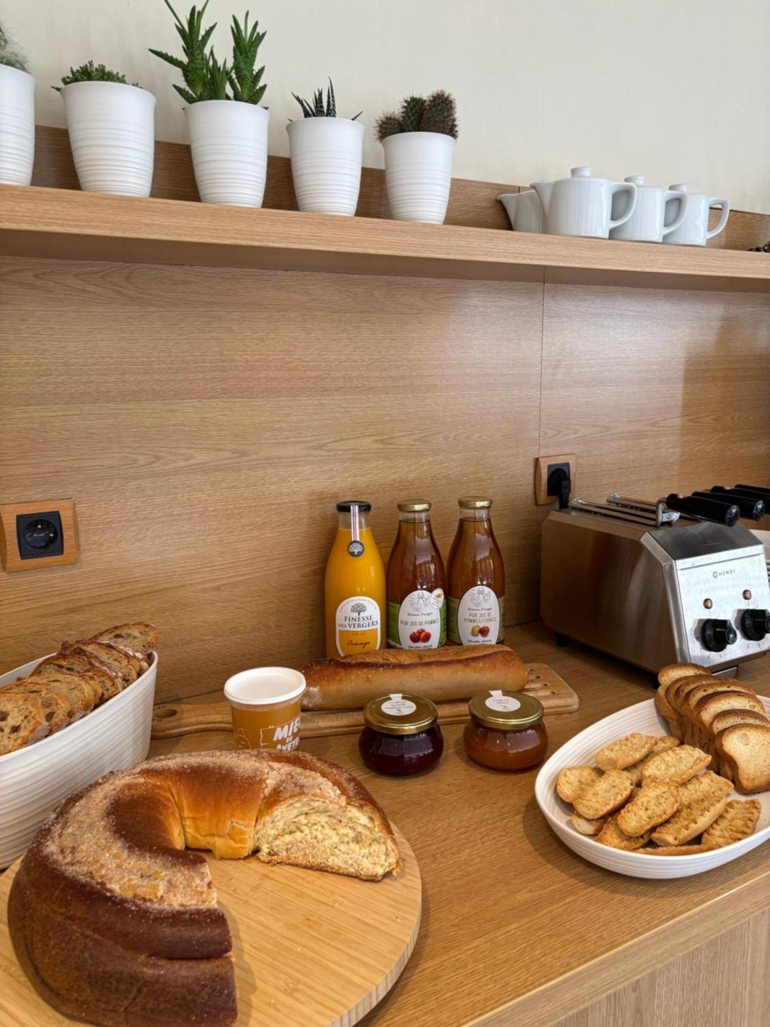 Hotel Tour Maje Rodez Zewnętrze zdjęcie